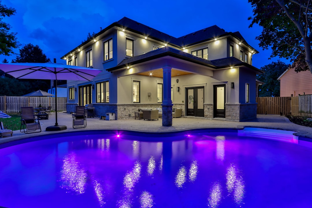 Pool Liners Change the Look of Lighting More Than Expected